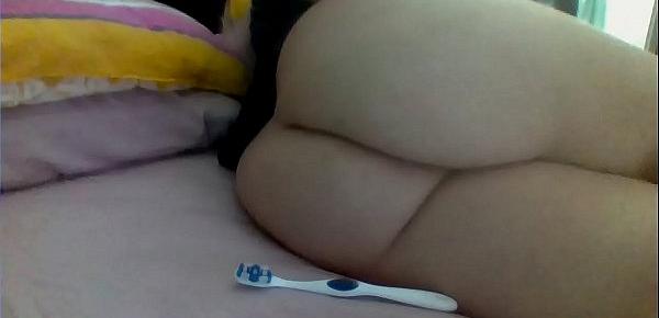  Bbw slut experimenting with objects to see which fits best in her tight asshole